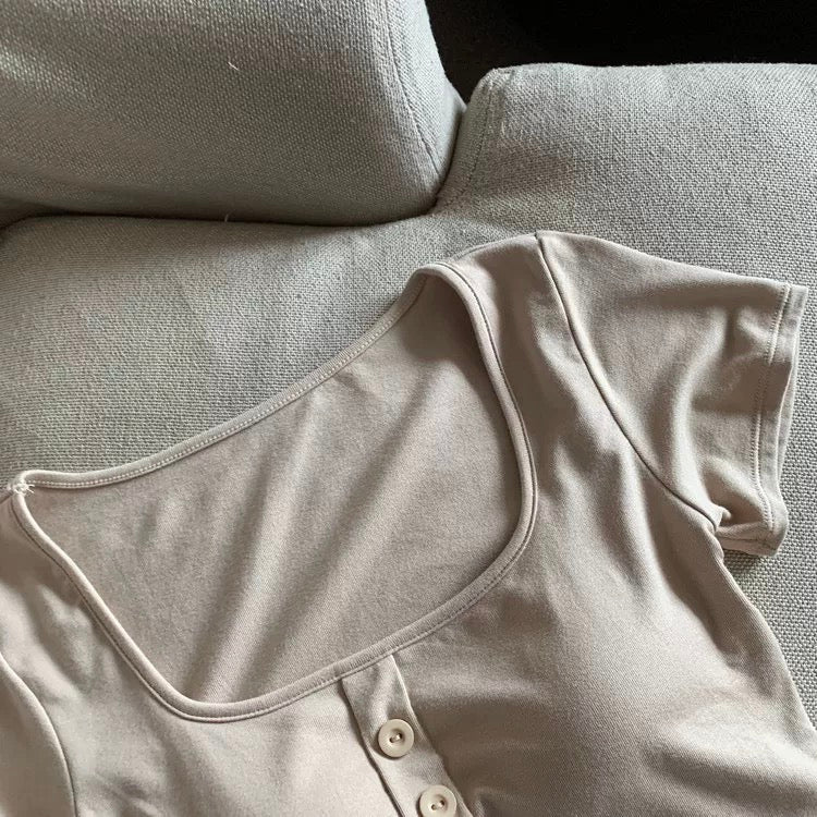 Nina Buttoned Built-In Bra Crop T-shirt